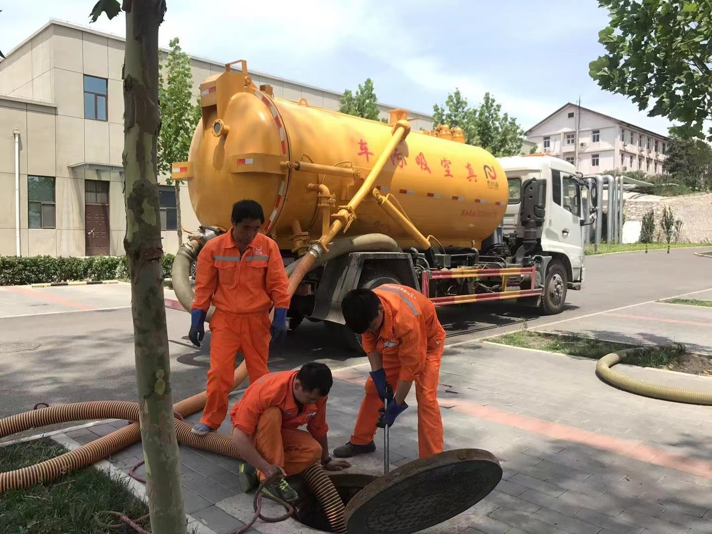 市政排水管道堵塞不用愁，管道清淤来解忧